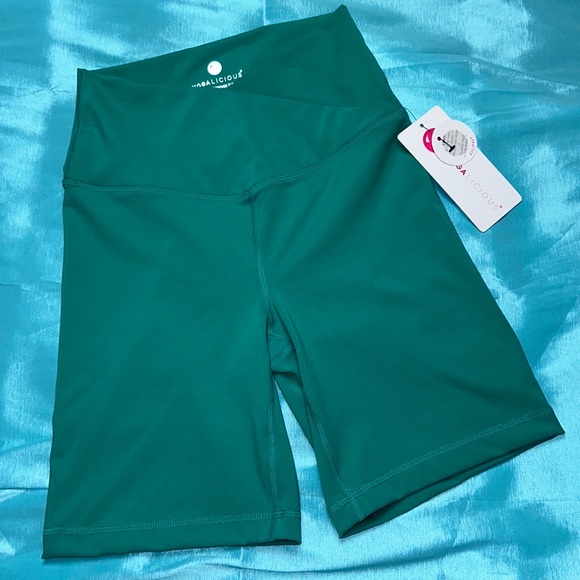 Ensemble Sport Yogalicious Jaune Beurre - Haut Et Short - Taille S - Neuf Avec étiquettes